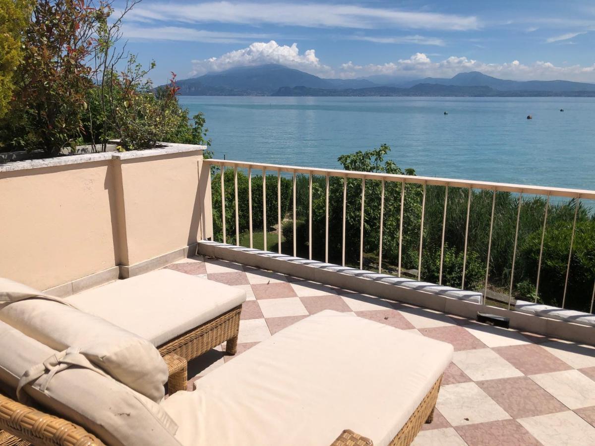 Lake Front Luxury Apartment (Adults Only) Sirmione Dış mekan fotoğraf