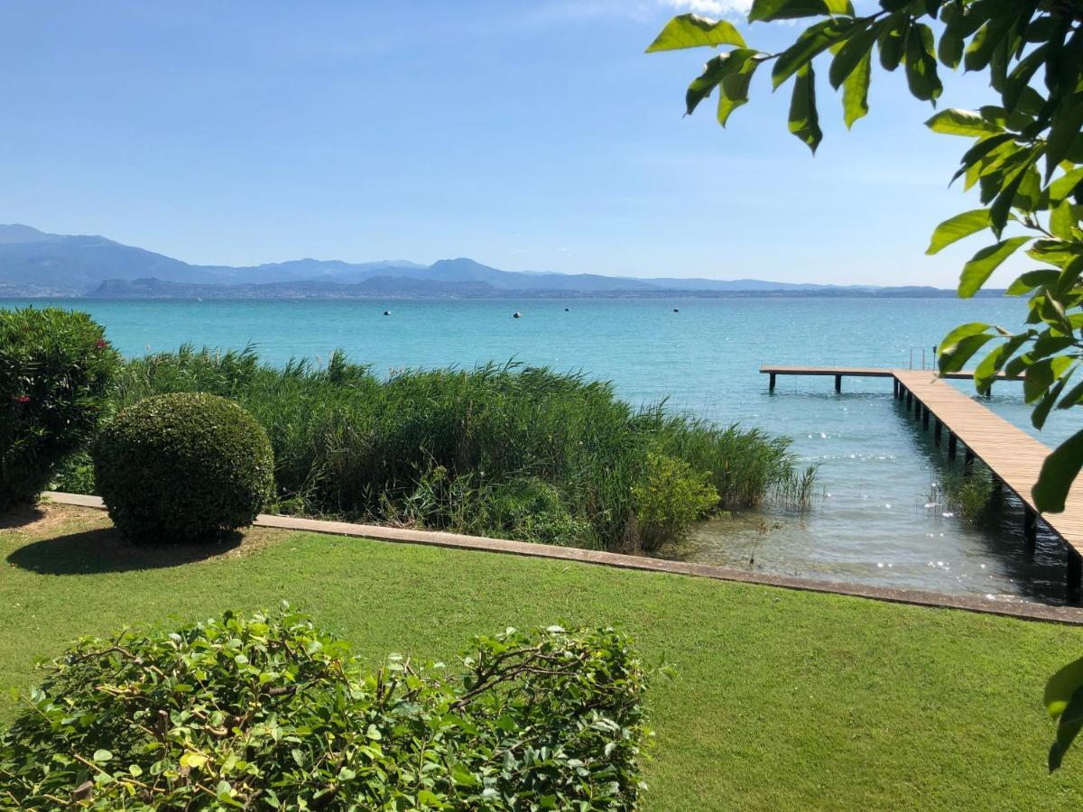 Lake Front Luxury Apartment (Adults Only) Sirmione Dış mekan fotoğraf